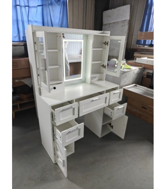 WMX Makeup Vanity Desk with Mirror, Lights and Charging Station. 137 Sets. EXW Los Angeles 